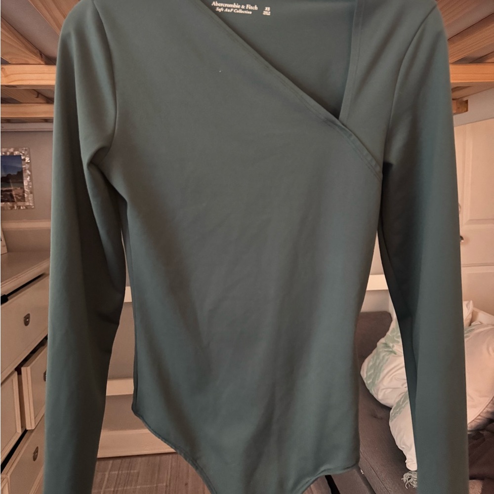 Abercrombie & Fitch Green Asymmetrical Long Sleeve Bodysuit